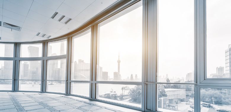 Streifenfreie Fensterreinigung in Wien für Glasflächen aller Art