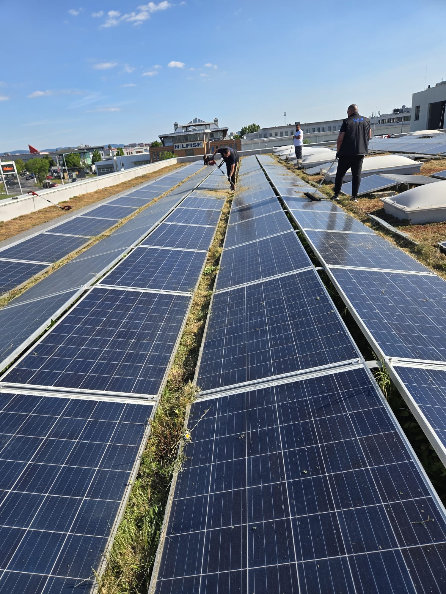 Solarreinigung Wien – PV-Anlage gereinigt und gewartet